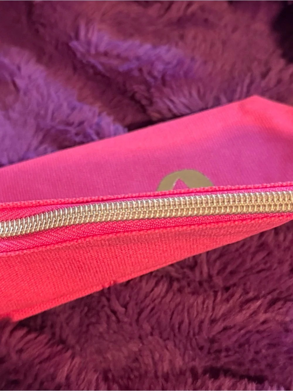 IT Cosmetics Magenta Canvas Cosmetic Pouch | Travel Makeup Bag / Organizer
